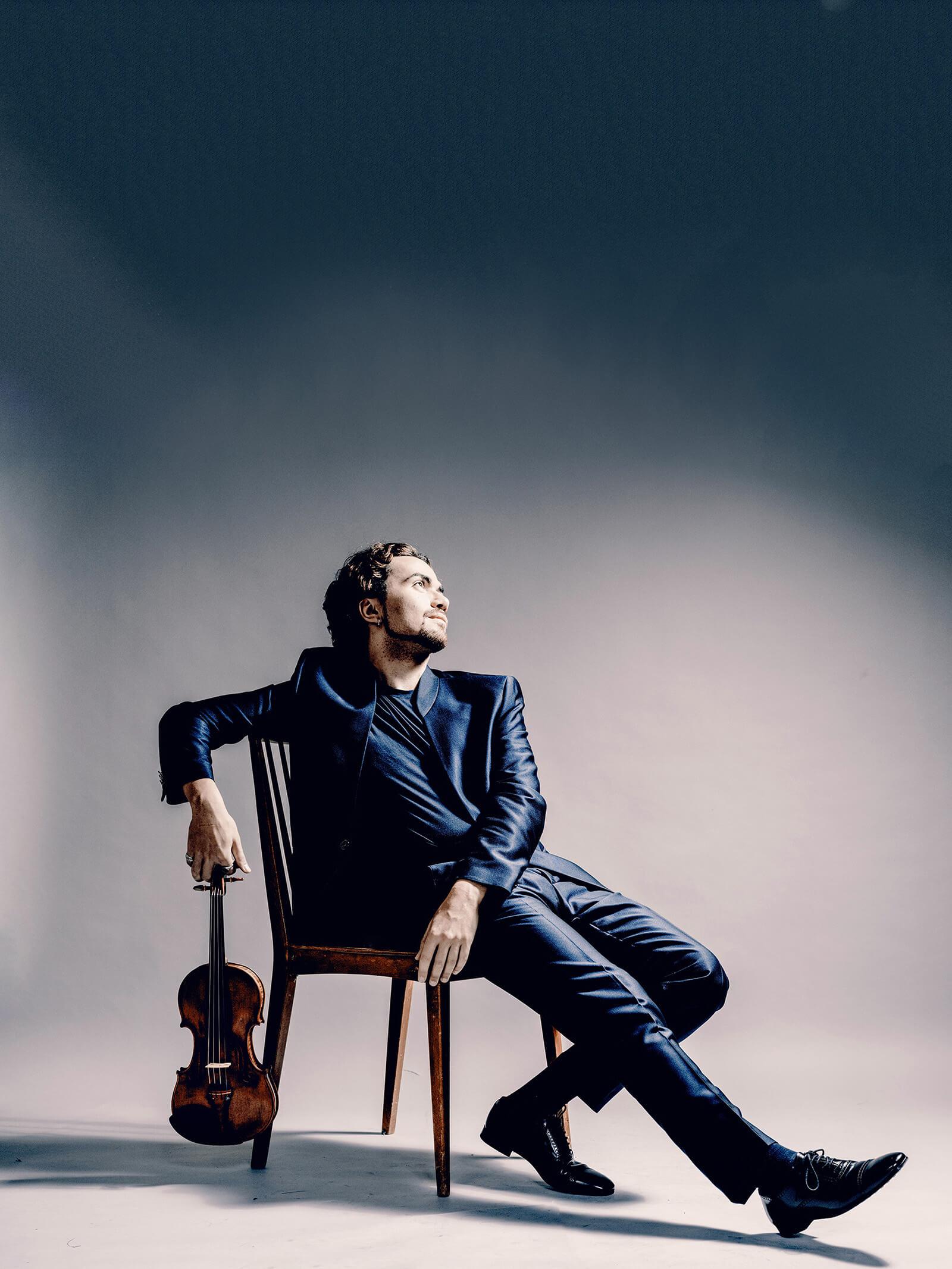 Giuseppe Gibboni with his violin