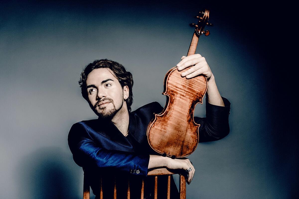 Giuseppe Gibboni with his violin